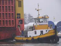 Tug with pushbar and Lister Blackstone